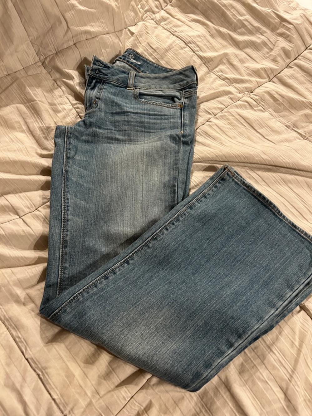 American Eagle medium light Washe Artist Jean